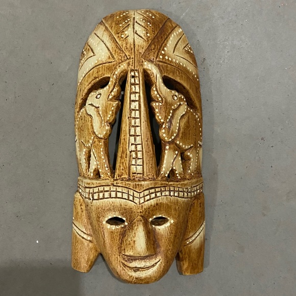 Decorative mask - Picture 1 of 4